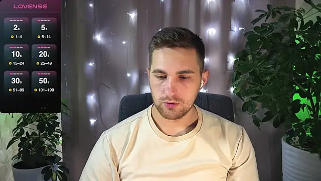 Snapshot of Sweeet__boy chatting on February 3, 8:24 am Sweeet boy online show from February 3, 8:24 am