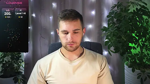 Snapshot of Sweeet__boy chatting on February 4, 6:46 am Sweeet boy online show from February 4, 6:46 am