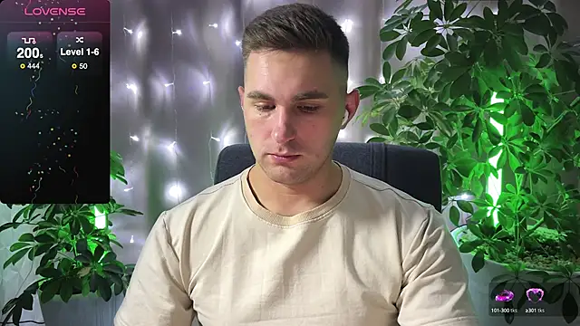 Snapshot of Sweeet__boy chatting on February 9, 5:50 am Sweeet boy online show from February 9, 5:50 am