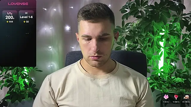 Snapshot of Sweeet__boy chatting on February 11, 6:51 am Sweeet boy online show from February 11, 6:51 am