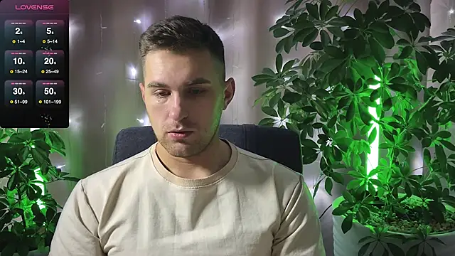 Snapshot of Sweeet__boy chatting on February 12, 7:02 am Sweeet boy online show from February 12, 7:02 am