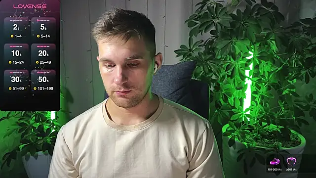 Snapshot of Sweeet__boy chatting on February 13, 1:08 am Sweeet boy online show from February 13, 1:08 am