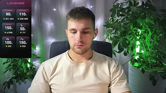 Snapshot of Sweeet__boy chatting on February 13, 7:52 pm Sweeet boy online show from February 13, 7:52 pm