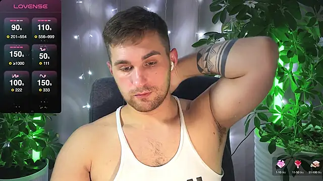 Snapshot of Sweeet__boy chatting on February 16, 8:22 pm Sweeet boy online show from February 16, 8:22 pm