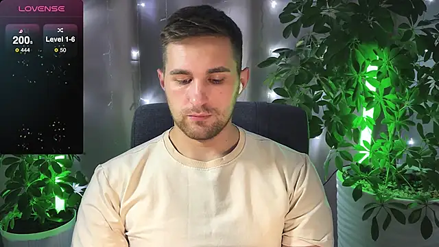 Snapshot of Sweeet__boy chatting on February 17, 6:37 pm Sweeet boy online show from February 17, 6:37 pm