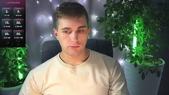 Snapshot of Sweeet__boy chatting on February 22, 2:52 pm Sweeet boy online show from February 22, 2:52 pm