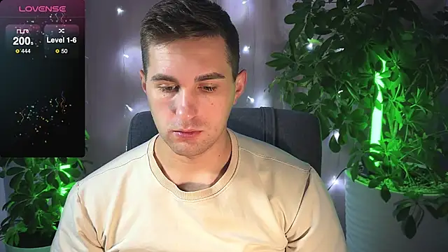 Snapshot of Sweeet__boy chatting on February 23, 7:00 am Sweeet boy online show from February 23, 7:00 am