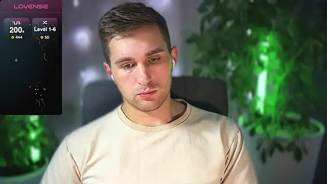 Snapshot of Sweeet__boy chatting on February 26, 4:03 am Sweeet boy online show from February 26, 4:03 am