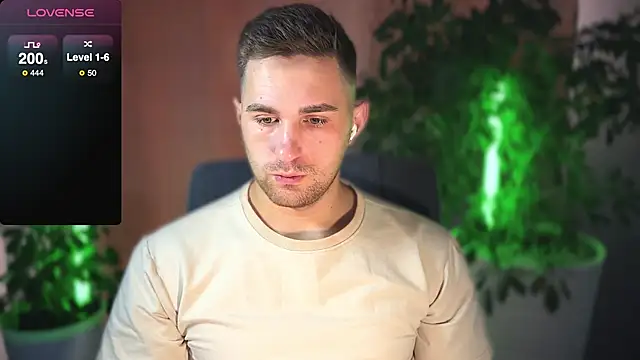 Snapshot of Sweeet__boy chatting on February 28, 7:58 am Sweeet boy online show from February 28, 7:58 am