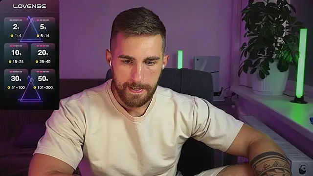 Snapshot of Sweeet__boy chatting on September 9, 11:43 am Sweeet boy online show from September 9, 11:43 am