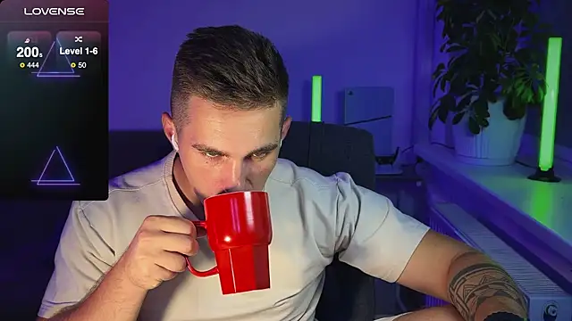 Snapshot of Sweeet__boy chatting on September 11, 6:30 pm Sweeet boy online show from September 11, 6:30 pm