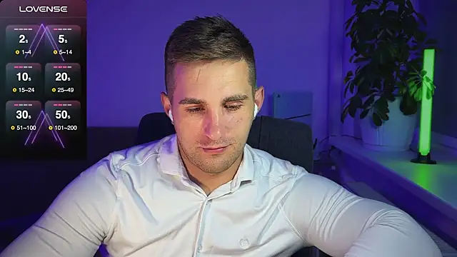 Snapshot of Sweeet__boy chatting on September 13, 9:14 pm Sweeet boy online show from September 13, 9:14 pm