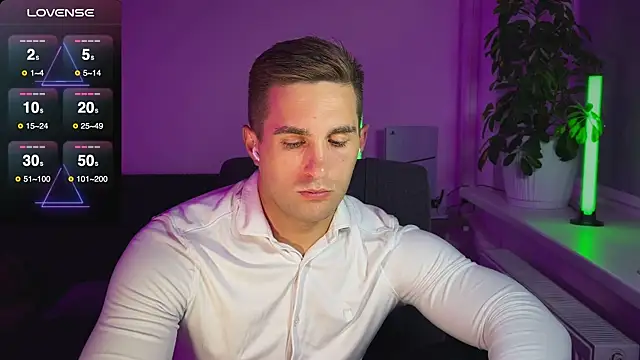 Snapshot of Sweeet__boy chatting on September 21, 4:30 pm Sweeet boy online show from September 21, 4:30 pm