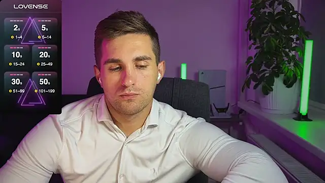 Snapshot of Sweeet__boy chatting on September 26, 2:32 pm Sweeet boy online show from September 26, 2:32 pm