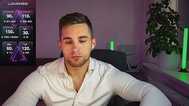 Snapshot of Sweeet__boy chatting on October 8, 9:51 am Sweeet boy online show from October 8, 9:51 am