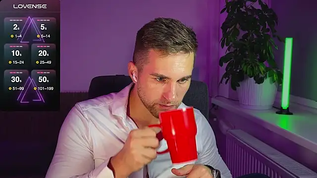 Snapshot of Sweeet__boy chatting on October 8, 9:56 pm Sweeet boy online show from October 8, 9:56 pm