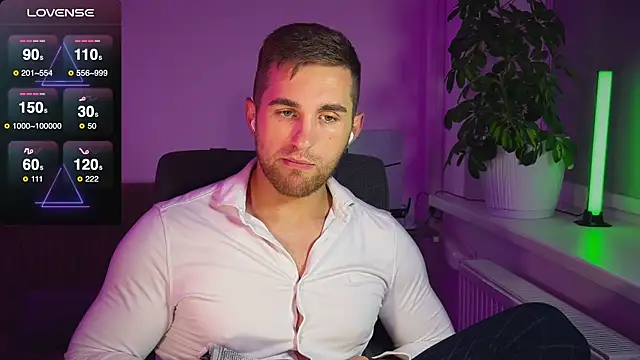 Snapshot of Sweeet__boy chatting on October 10, 8:30 pm Sweeet boy online show from October 10, 8:30 pm