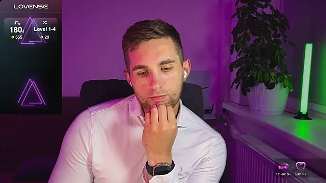 Snapshot of Sweeet__boy chatting on October 12, 3:44 pm Sweeet boy online show from October 12, 3:44 pm