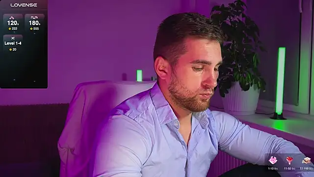 Snapshot of Sweeet__boy chatting on October 17, 7:38 pm Sweeet boy online show from October 17, 7:38 pm