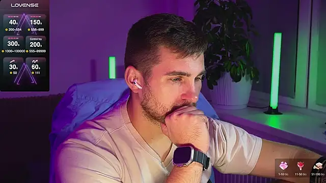 Snapshot of Sweeet__boy chatting on October 18, 5:03 pm Sweeet boy online show from October 18, 5:03 pm