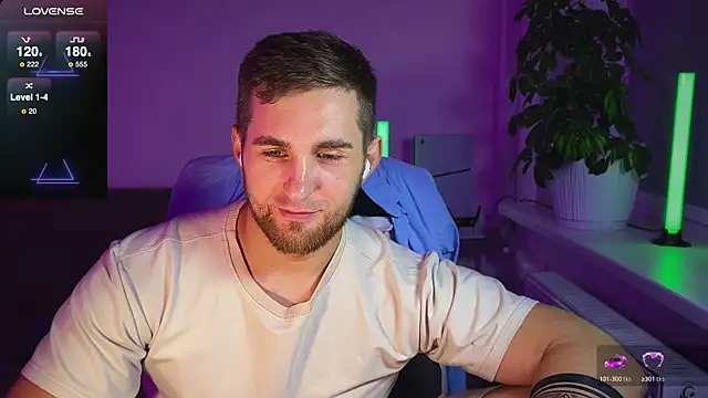 Snapshot of Sweeet__boy chatting on October 19, 10:10 pm Sweeet boy online show from October 19, 10:10 pm