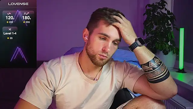 Snapshot of Sweeet__boy chatting on October 21, 1:12 pm Sweeet boy online show from October 21, 1:12 pm