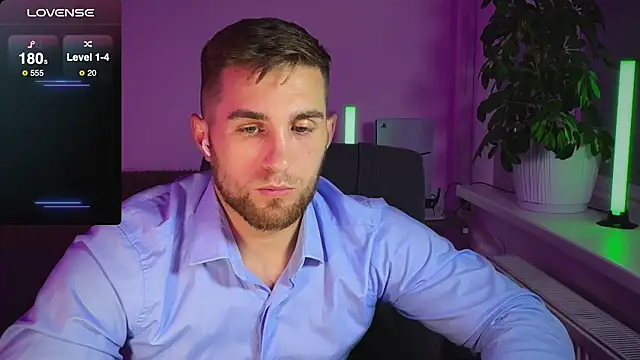 Snapshot of Sweeet__boy chatting on October 24, 11:34 pm Sweeet boy online show from October 24, 11:34 pm