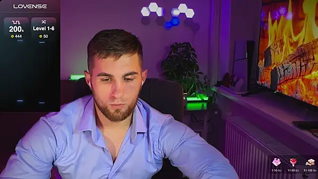 Snapshot of Sweeet__boy chatting on October 28, 1:36 pm Sweeet boy online show from October 28, 1:36 pm