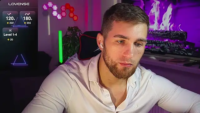 Snapshot of Sweeet__boy chatting on November 4, 11:20 am Sweeet boy online show from November 4, 11:20 am