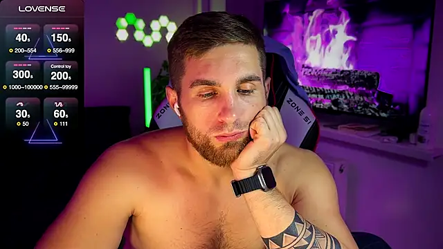 Snapshot of Sweeet__boy chatting on November 9, 12:31 am Sweeet boy online show from November 9, 12:31 am