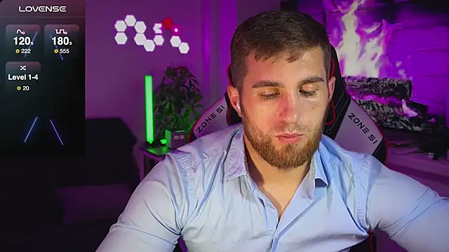 Snapshot of Sweeet__boy chatting on November 9, 5:33 pm Sweeet boy online show from November 9, 5:33 pm