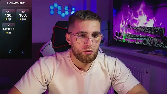 Snapshot of Sweeet__boy chatting on November 15, 8:16 pm Sweeet boy online show from November 15, 8:16 pm