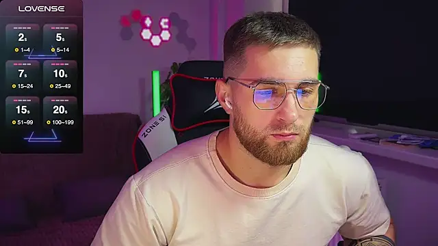 Snapshot of Sweeet__boy chatting on November 17, 9:15 am Sweeet boy online show from November 17, 9:15 am