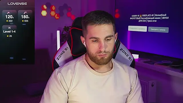 Snapshot of Sweeet__boy chatting on November 21, 12:43 am Sweeet boy online show from November 21, 12:43 am