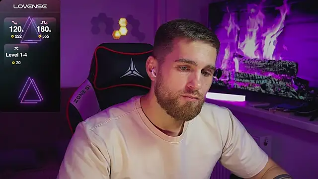 Snapshot of Sweeet__boy chatting on November 22, 9:03 pm Sweeet boy online show from November 22, 9:03 pm