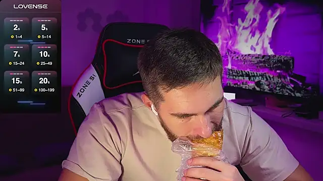 Snapshot of Sweeet__boy chatting on November 26, 10:33 pm Sweeet boy online show from November 26, 10:33 pm