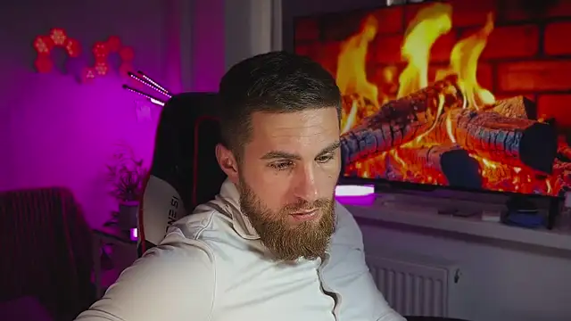 Snapshot of Sweeet__boy chatting on February 16, 12:12 pm Sweeet boy online show from February 16, 12:12 pm