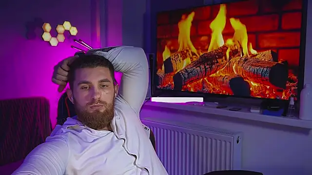 Snapshot of Sweeet__boy chatting on February 17, 2:13 pm Sweeet boy online show from February 17, 2:13 pm