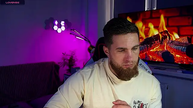 Snapshot of Sweeet__boy chatting on March 18, 10:18 am Sweeet boy online show from March 18, 10:18 am