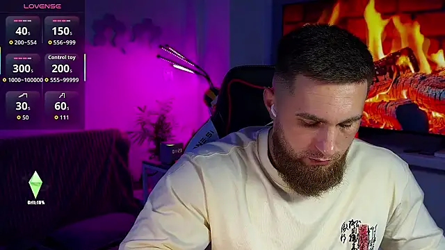 Snapshot of Sweeet__boy chatting on March 18, 10:24 pm Sweeet boy online show from March 18, 10:24 pm