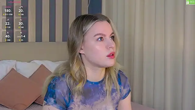 Snapshot of AmaliaBell chatting on March 22, 1:03 pm AmaliaBell online show from March 22, 1:03 pm
