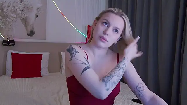 Snapshot of AmaliaBell chatting on April 23, 1:13 pm AmaliaBell online show from April 23, 1:13 pm
