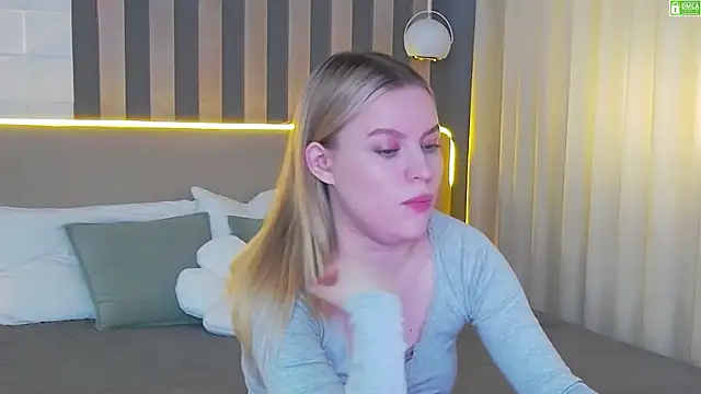 Snapshot of AmaliaBell chatting on May 31, 1:07 pm AmaliaBell online show from May 31, 1:07 pm