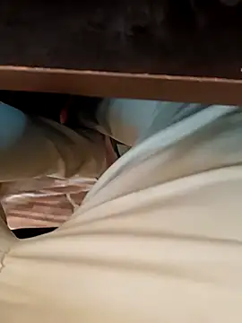 Snapshot of u_wan_me chatting on February 13, 2:40 am u wan me online show from February 13, 2:40 am