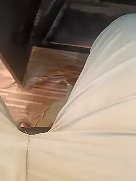 Snapshot of u_wan_me chatting on February 23, 4:10 am u wan me online show from February 23, 4:10 am