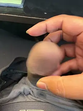 Snapshot of u_wan_me chatting on March 2, 7:15 am u wan me online show from March 2, 7:15 am