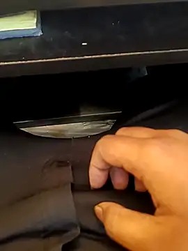 Snapshot of u_wan_me chatting on March 5, 1:56 am u wan me online show from March 5, 1:56 am