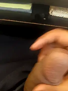 Snapshot of u_wan_me chatting on March 15, 5:02 am u wan me online show from March 15, 5:02 am