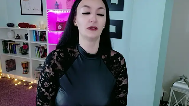 Snapshot of BrianaJoy chatting on March 4, 5:46 am BrianaJoy online show from March 4, 5:46 am