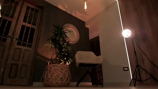 AmyArmstrong online show from January 10, 7:14 am